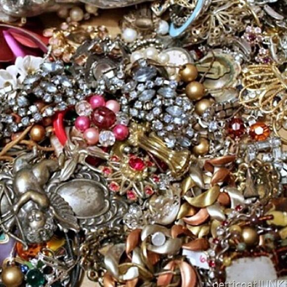 1.5 LB UNSEARCHED MYSTERY Jewelry LOT Wearable Necklaces Earrings Bracelets MORE - Picture 7 of 7